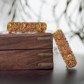 916 Gold Dazzling Handmade Bangle